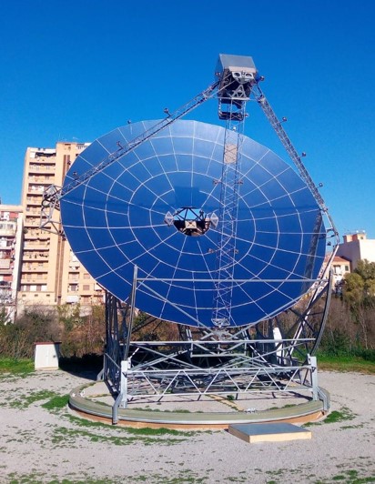 Concentratore di energia solare: fotovoltaico parabolico e acqua